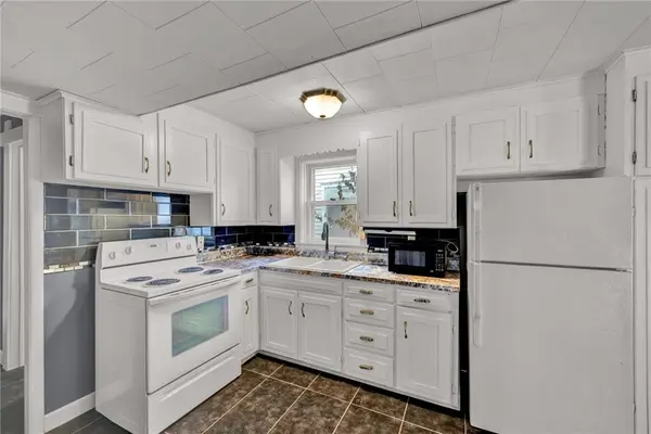 1032 Lincoln ST, Topeka, KS 66604