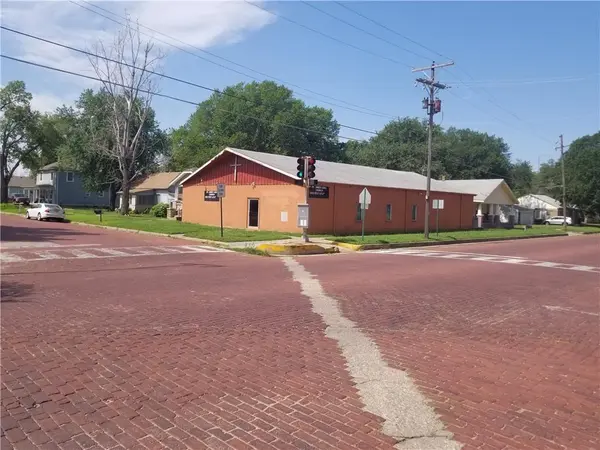 507 W Chestnut AVE #E, Arkansas City, KS 67005