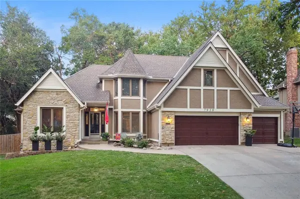 7939 Randall DR, Lenexa, KS 66215