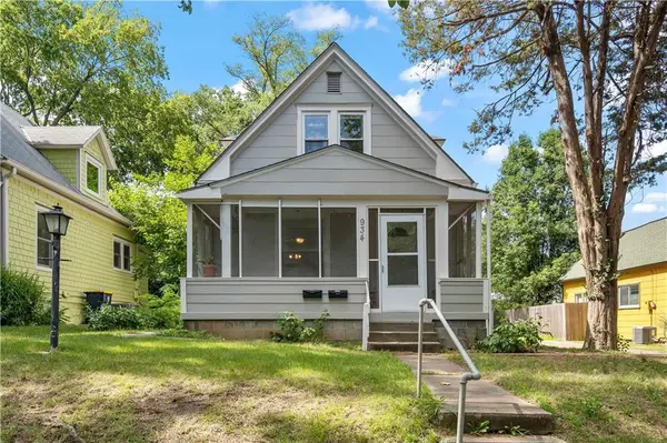 934-936 W 42nd ST, Kansas City, MO 64111