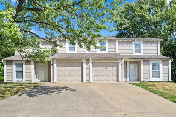 2108/2110 E Cedar ST, Olathe, KS 66062