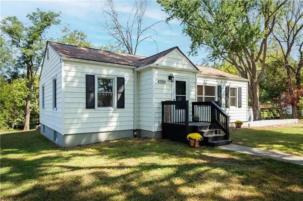 31708 E Sundown Valley RD, Buckner, MO 64016