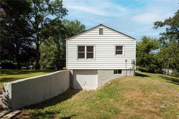 31708 E Sundown Valley RD, Buckner, MO 64016