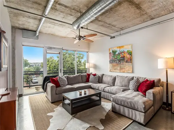4141 Pennsylvania AVE #206, Kansas City, MO 64111