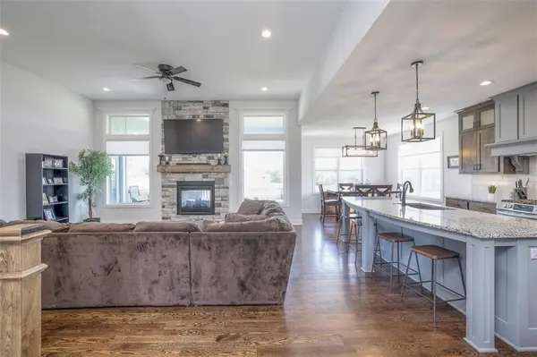 15762 Metro AVE, Bonner Springs, KS 66012