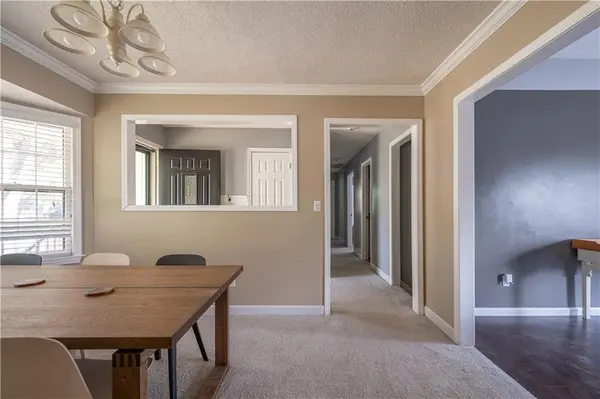 706 NE Thames DR, Lee's Summit, MO 64086