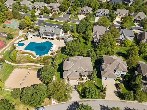 9120 W 156th PL, Overland Park, KS 66221