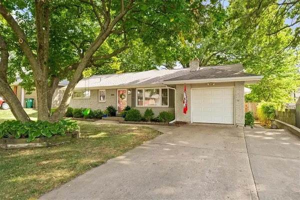 3015 W 50th ST, Westwood, KS 66205