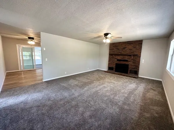 66 W Dade 82 RD, Greenfield, MO 65661