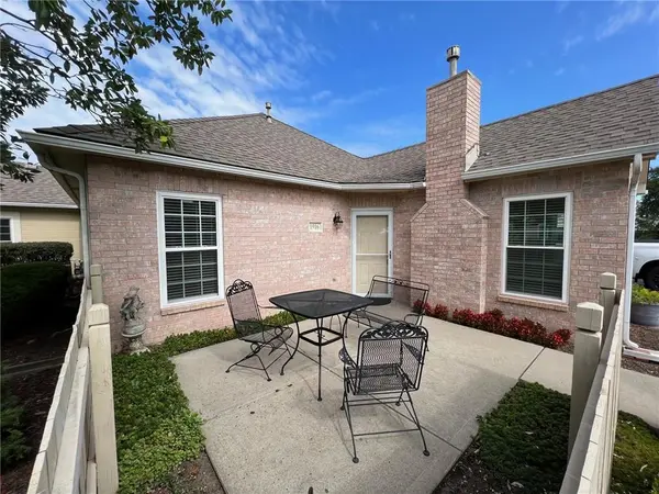 1916 W 139th ST, Leawood, KS 66223