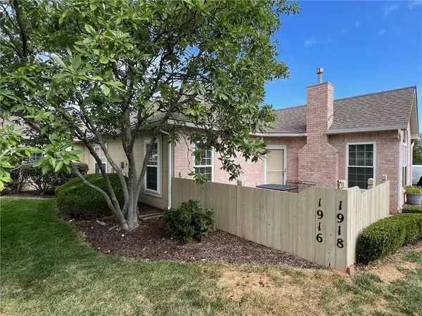 1916 W 139th ST, Leawood, KS 66223