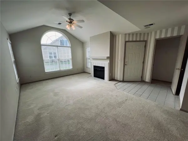 1916 W 139th ST, Leawood, KS 66223