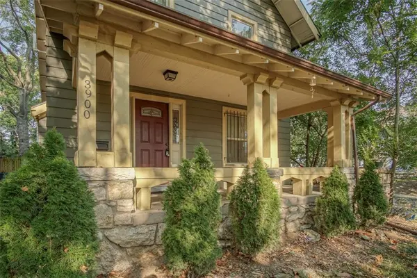 3900 FOREST AVE, Kansas City, MO 64110