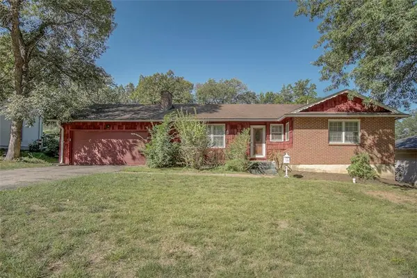 9918 Tracy AVE, Kansas City, MO 64131