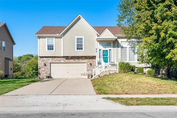 826 N Maple ST, Gardner, KS 66030
