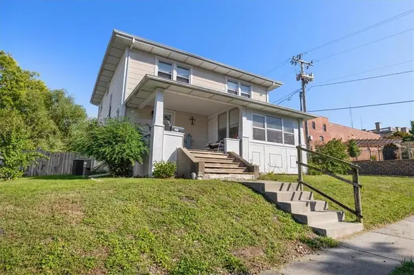 203 N College ST, Richmond, MO 64085