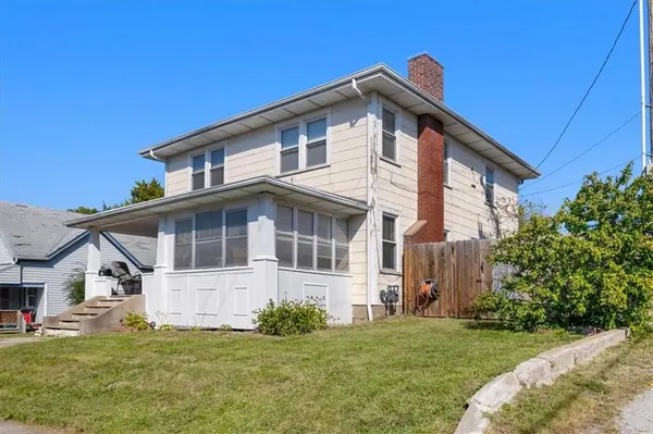 203 N College ST, Richmond, MO 64085