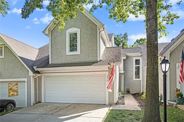 5815 Park CIR, Shawnee, KS 66216