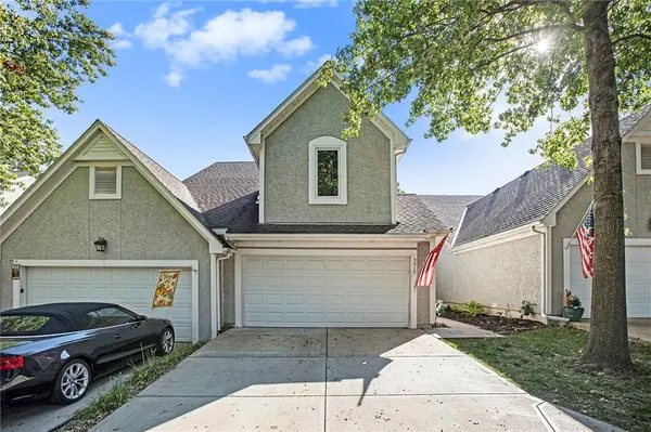5815 Park CIR, Shawnee, KS 66216