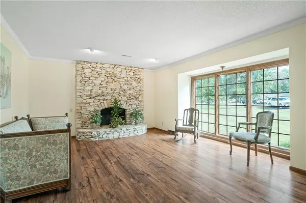 7756 W 194th ST, Stilwell, KS 66085