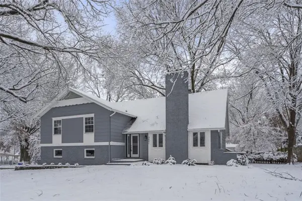 3801 W 98 ST, Overland Park, KS 66206