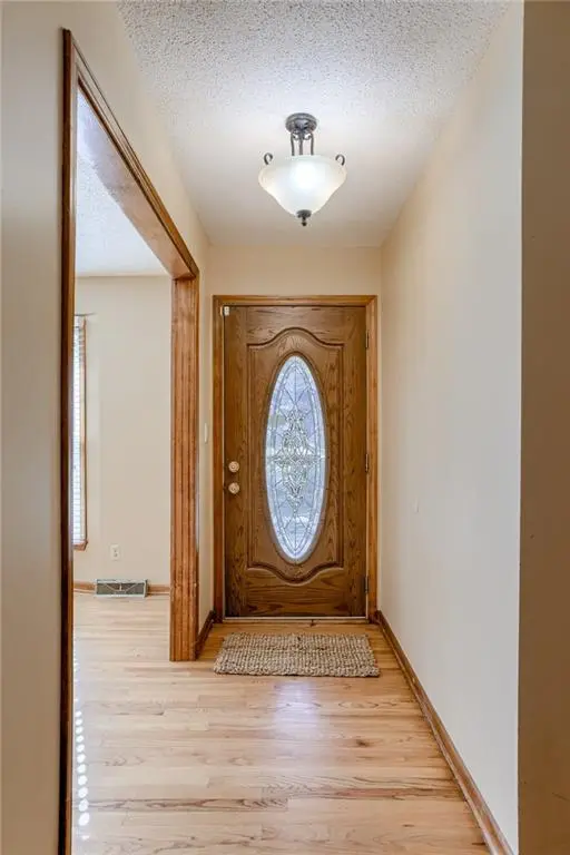 548 W Cedar ST, Olathe, KS 66061