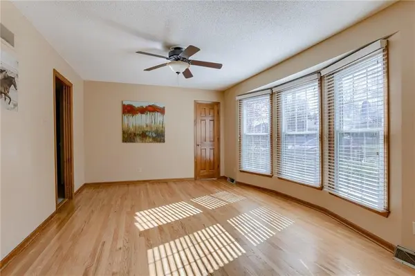 548 W Cedar ST, Olathe, KS 66061
