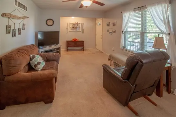 1115 W Forest LN, Excelsior Springs, MO 64024