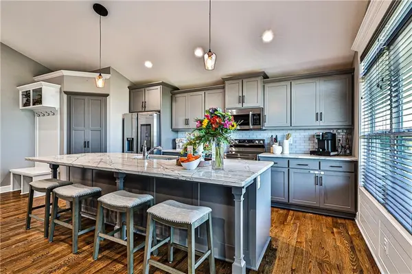 1320 SW Addie LN Grain Valley, MO 64029