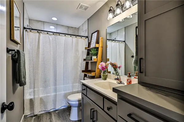 1320 SW Addie LN Grain Valley, MO 64029