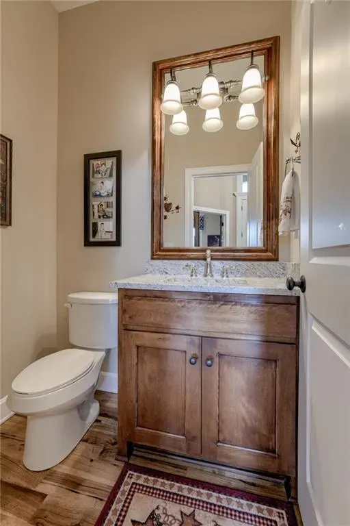 13100 Overbrook RD, Leawood, KS 66209