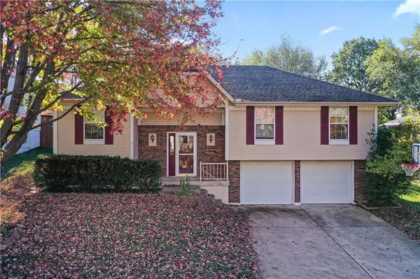724 SW 30th ST, Blue Springs, MO 64015