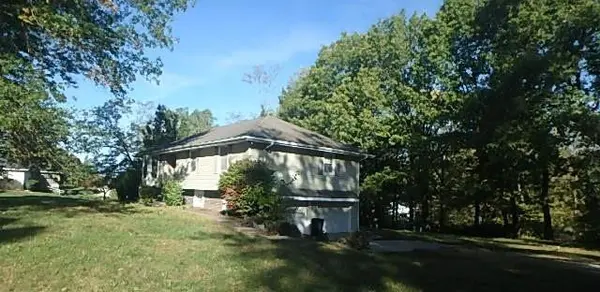 5746 Pine LN, Holt, MO 64048