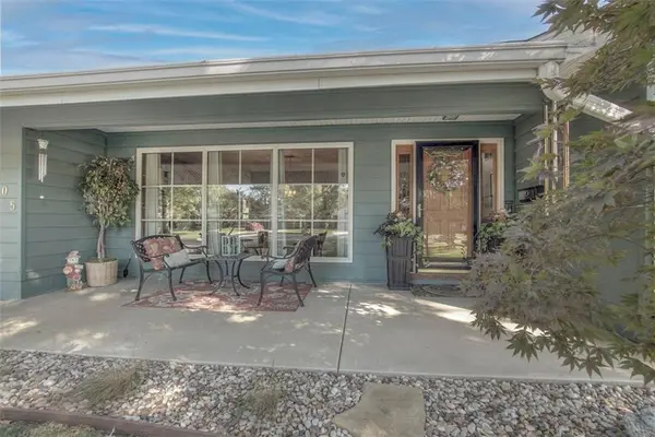 8105 Tomahawk RD, Prairie Village, KS 66208