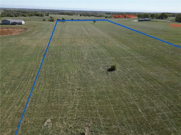 335 Cedar Niles RD, Paola, KS 66071
