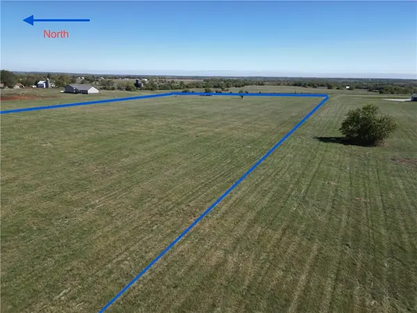 335 Cedar Niles RD, Paola, KS 66071