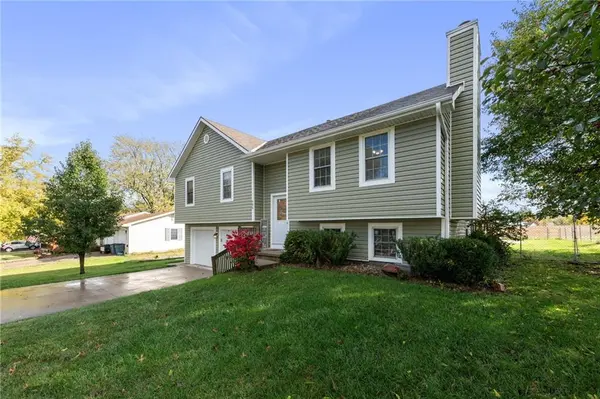 605 Harris LN, Cameron, MO 64429