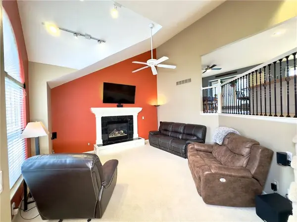19205 E COLONY CT, Independence, MO 64058
