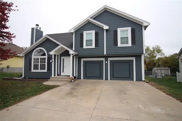 619 S Sunset LN, Raymore, MO 64083