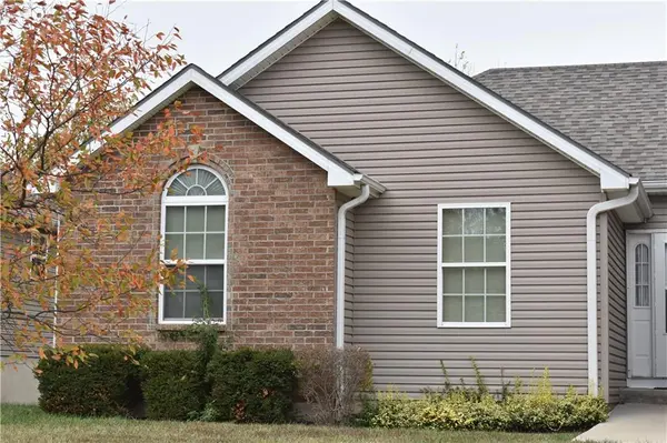 1212 Nottingham DR, Warrensburg, MO 64093
