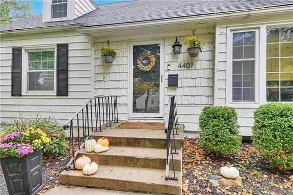 4407 W 71st ST, Prairie Village, KS 66208