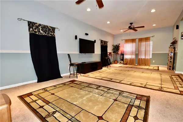 11811 Missouri ST, Sugar Creek, MO 64054