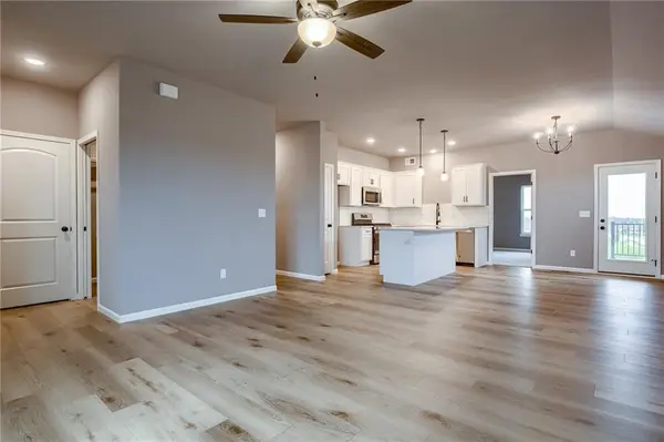 27408 E Cedar Grove DR, Lee's Summit, MO 64086