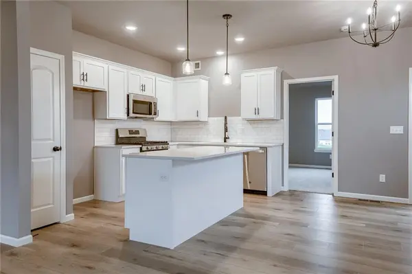 27408 E Cedar Grove DR, Lee's Summit, MO 64086