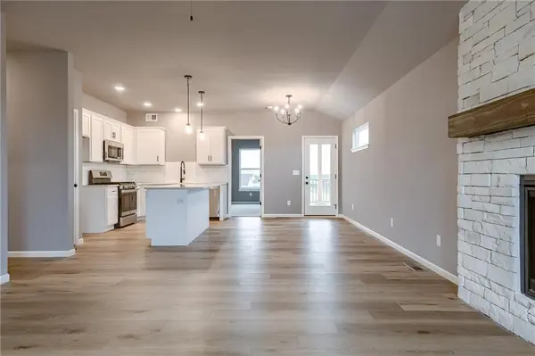 27408 E Cedar Grove DR, Lee's Summit, MO 64086