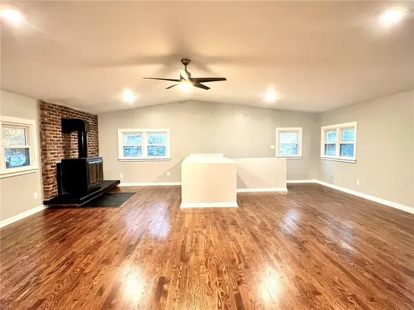 2427 N River BLVD, Sugar Creek, MO 64050