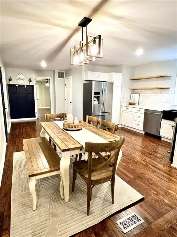 2427 N River BLVD, Sugar Creek, MO 64050