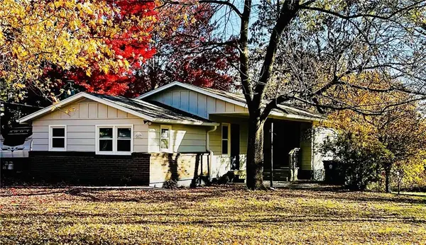 2427 N River BLVD, Sugar Creek, MO 64050
