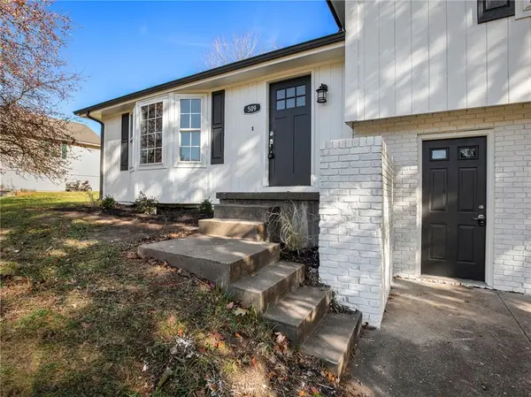509 Santa Fe DR, Gower, MO 64454