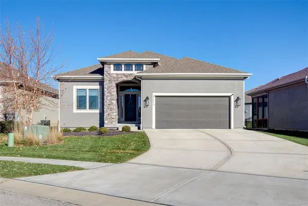 21416 W 116th PL, Olathe, KS 66061